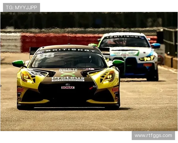 浙江赛道惊魂：莲花 Emira 200kmh 撞墙致驾驶员骨折