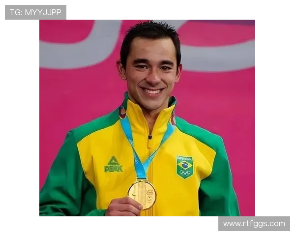 雨果夺冠夜见证传奇谢幕：与波尔合照，荣幸之至！(1)